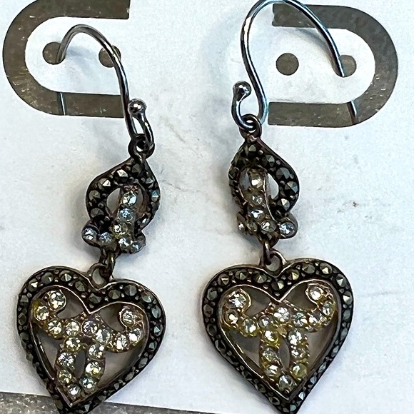 SOLD Earrings, Sparkly, Hearts, Very Pretty. - Picture 2 of 7
